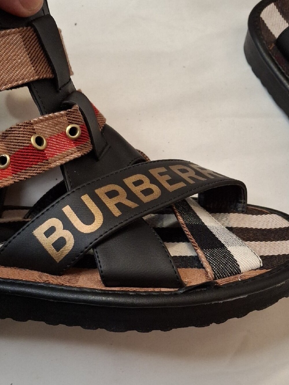 Burberry London Multicolor Plaid Women's Sandals with Logo Straps And Buckles - Picture 14 of 14